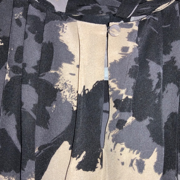 Saks Fifth Avenue silk blouse Sz 4 abstract print bow back tie dolman sleeve - Picture 6 of 9